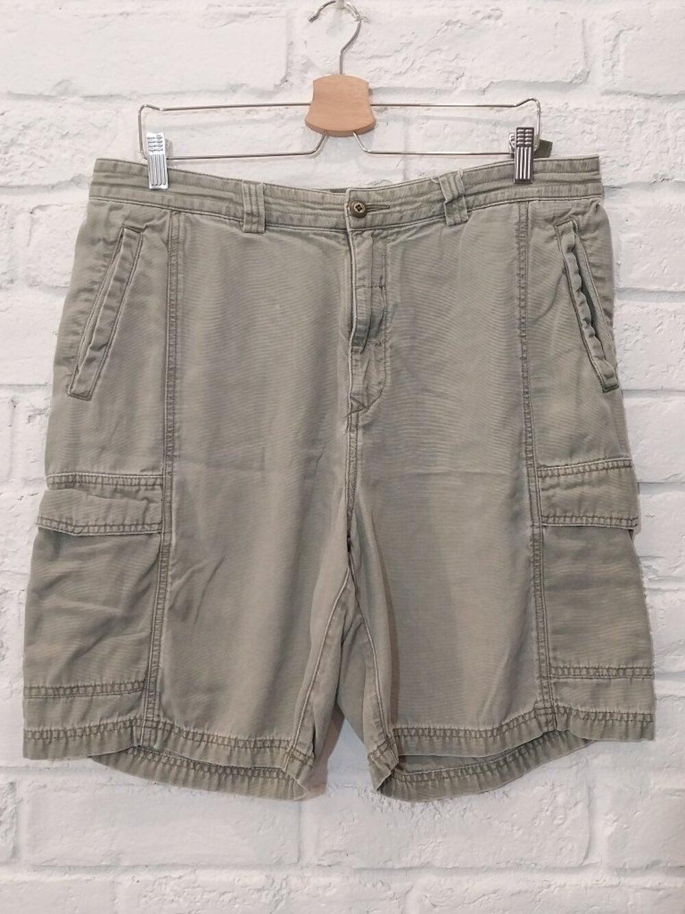 Tommy Bahama Cargo Shorts Mens 36x9 Green Relax Fit Tencel Lyocell Cotton Casual